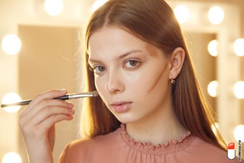 Как наносить макияж глаз. Как правильно наносить макияж? 5 этапов