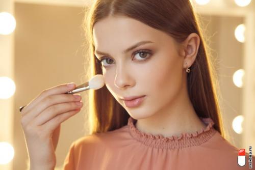 Как наносить макияж глаз. Как правильно наносить макияж? 5 этапов
