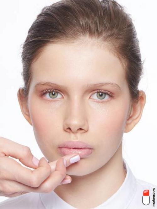 Как наносить макияж глаз. Как правильно наносить макияж? 5 этапов