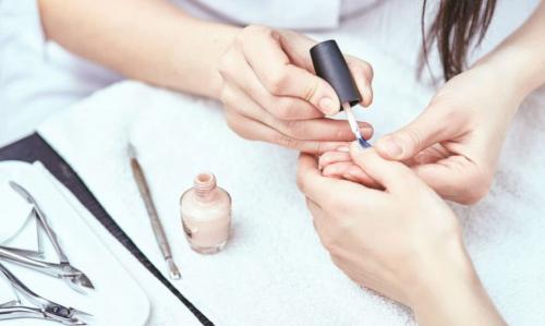 Лучшие камуфлирующие базы. Рейтинг ТОП 10 лучших баз для ногтей: какую лучше купить, отзывы, цена, характеристики, плюсы и минусы