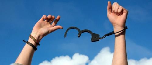 228-я в граммах и сроках. Что такое приобретение, хранение и сбыт (распространение) наркотиков? Какая ответственность и сроки наказания по ст 228 и 228.1 УК РФ? - комментарий и услуги адвоката в Москве 01 228-я в граммах и сроках. Что такое приобретение, хранение и сбыт (распространение) наркотиков? Какая ответственность и сроки наказания по ст 228 и 228.1 УК РФ? - комментарий и услуги адвоката в Москве 01